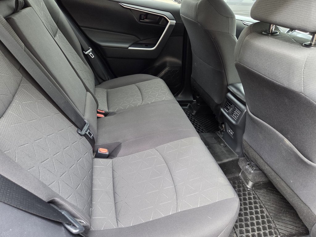 2022 Toyota RAV4 LE AWD in Mont-Laurier, Quebec - 14 - w1024h768px
