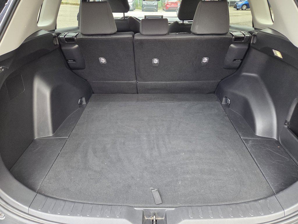 2022 Toyota RAV4 LE AWD in Mont-Laurier, Quebec - 8 - w1024h768px