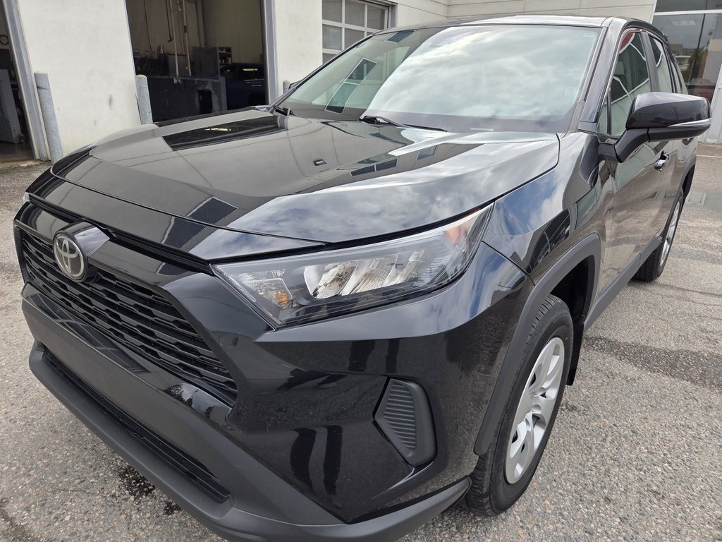 2022 Toyota RAV4 LE AWD in Mont-Laurier, Quebec - 1 - w1024h768px