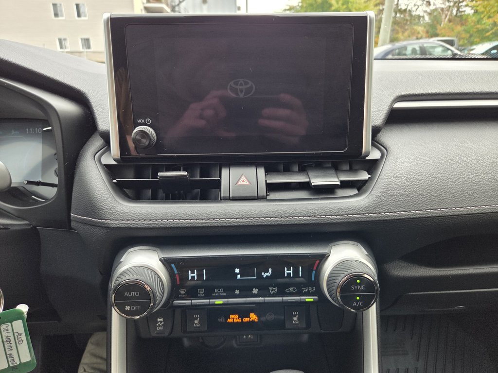 2023 Toyota RAV4 LE (AWD) in Mont-Laurier, Quebec - 18 - w1024h768px