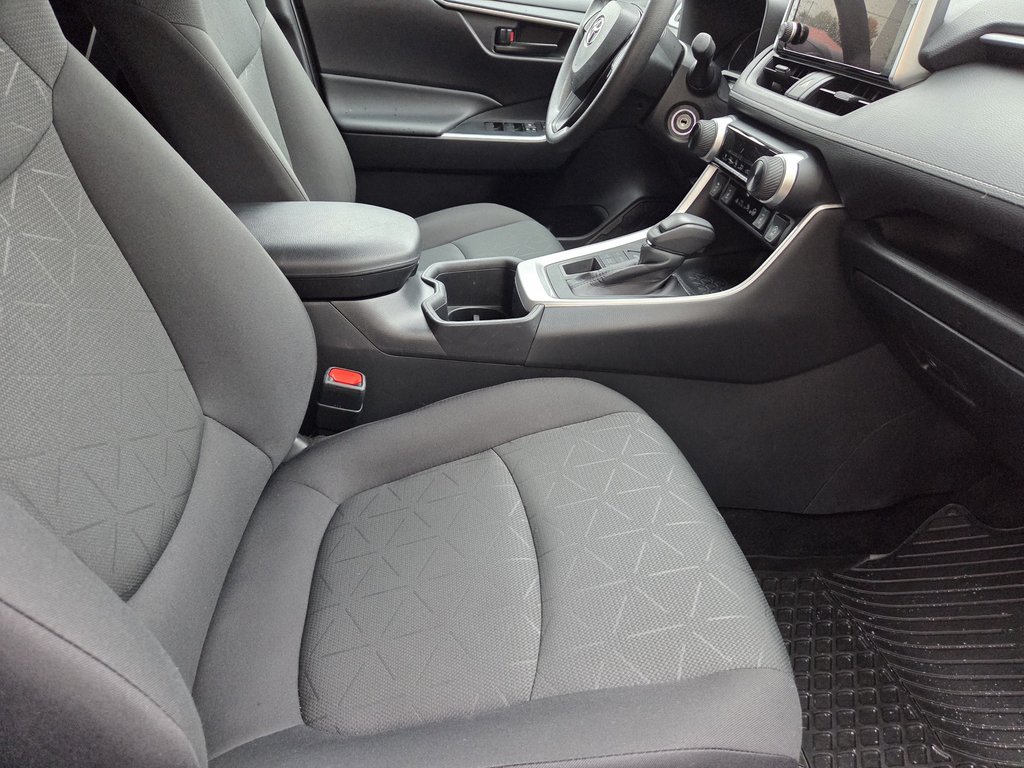 2024 Toyota RAV4 LE (AWD) in Mont-Laurier, Quebec - 12 - w1024h768px
