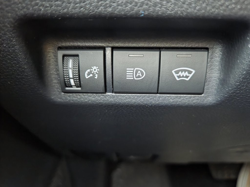 2024 Toyota RAV4 LE (AWD) in Mont-Laurier, Quebec - 16 - w1024h768px