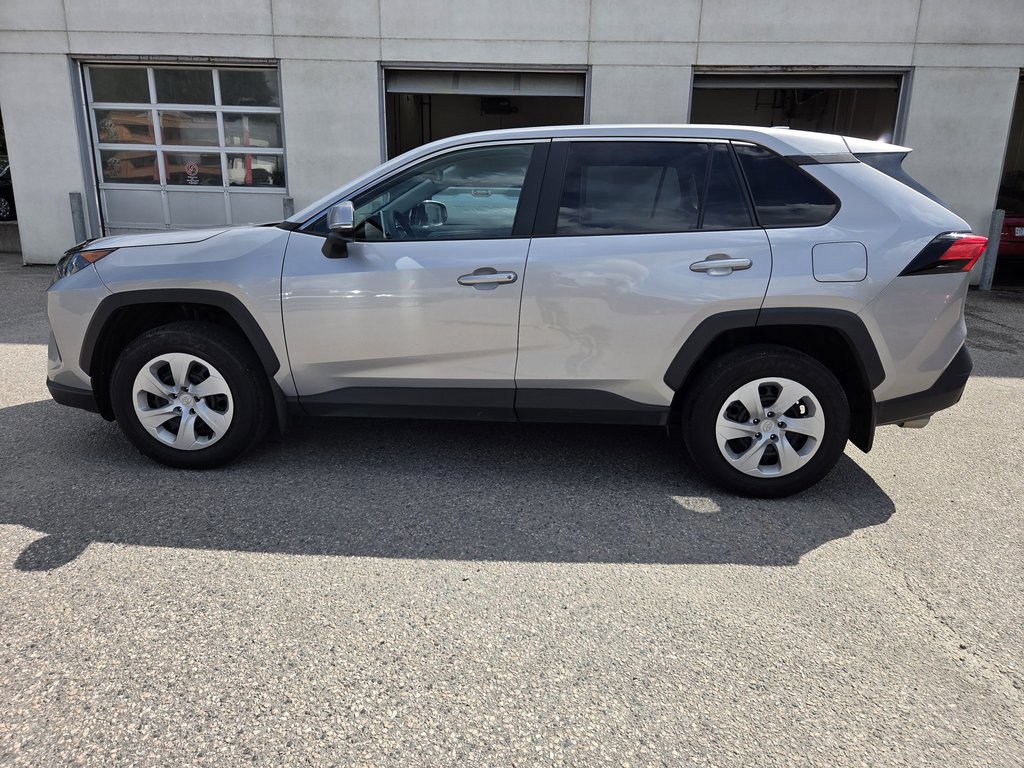 Toyota RAV4 LE (AWD) 2024 à Mont-Laurier, Québec - 9 - w1024h768px