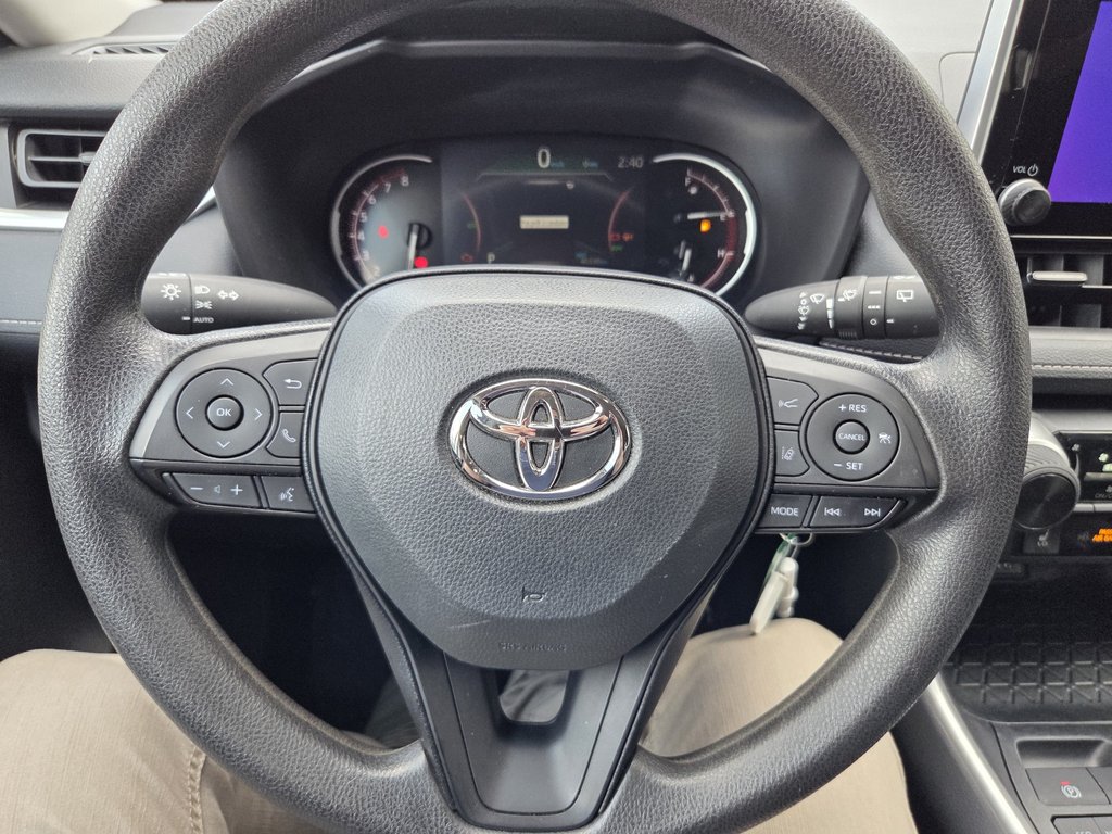 Toyota RAV4 LE (AWD) 2024 à Mont-Laurier, Québec - 19 - w1024h768px