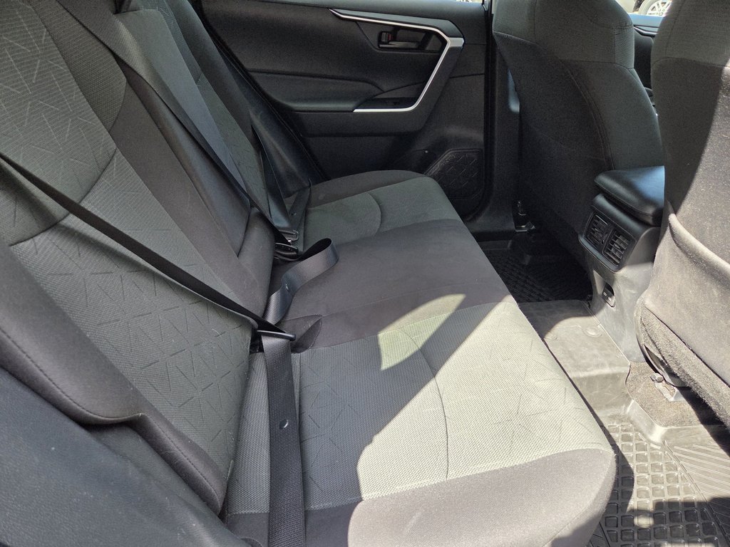 Toyota RAV4 LE (AWD) 2024 à Mont-Laurier, Québec - 14 - w1024h768px
