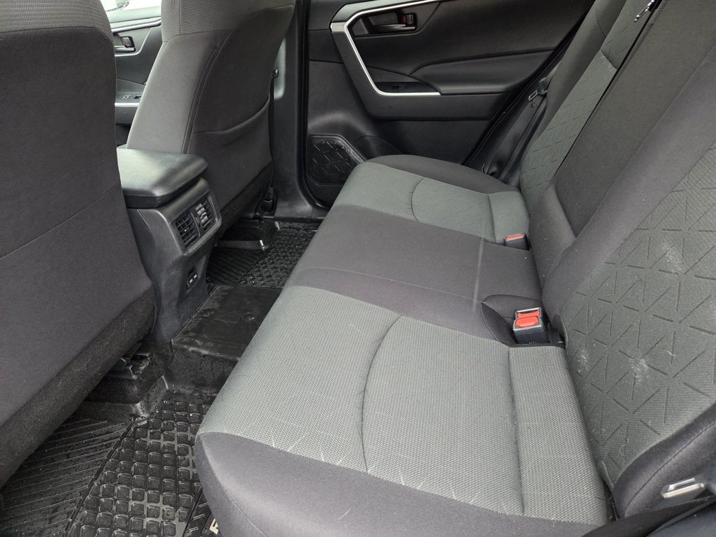 2024 Toyota RAV4 LE (AWD) in Mont-Laurier, Quebec - 13 - w1024h768px