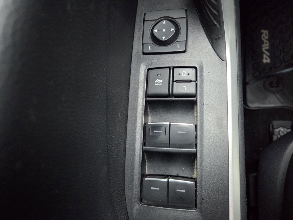 2024 Toyota RAV4 Trail in Mont-Laurier, Quebec - 14 - w1024h768px