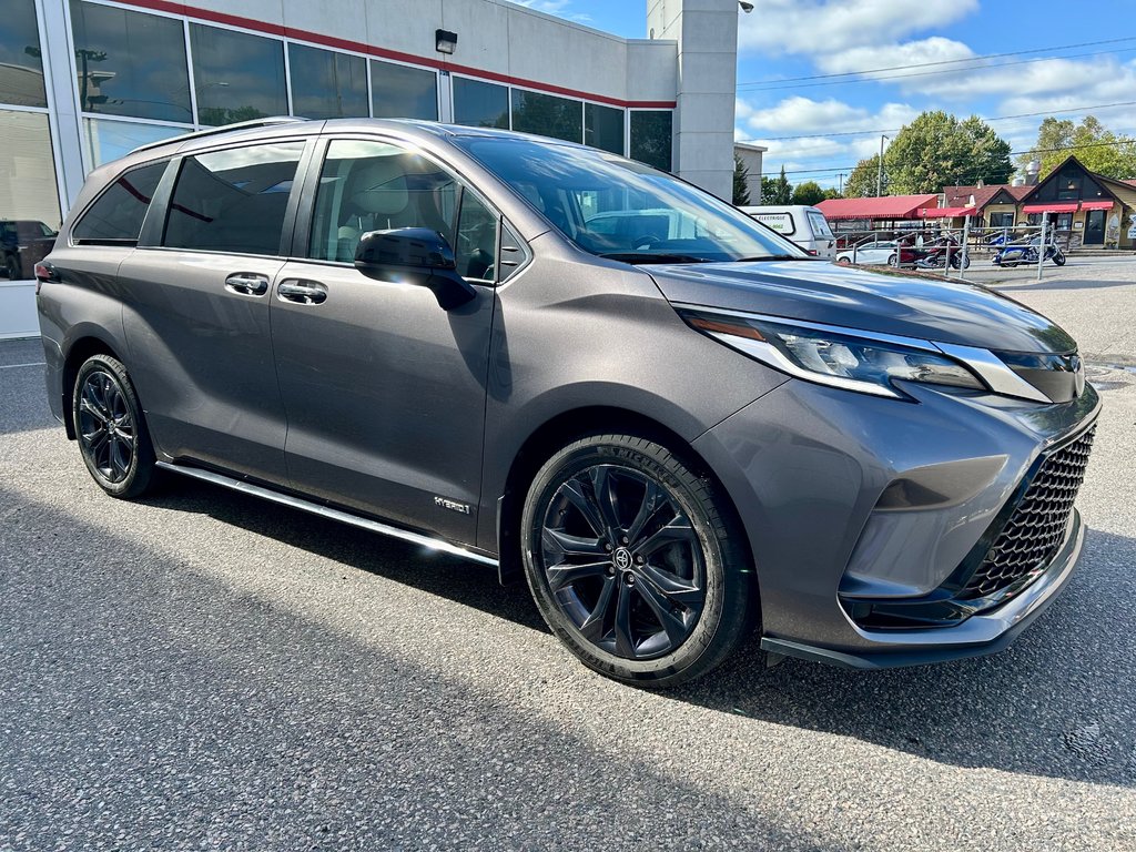 2021 Toyota Sienna XSE in Mont-Laurier, Quebec - 3 - w1024h768px