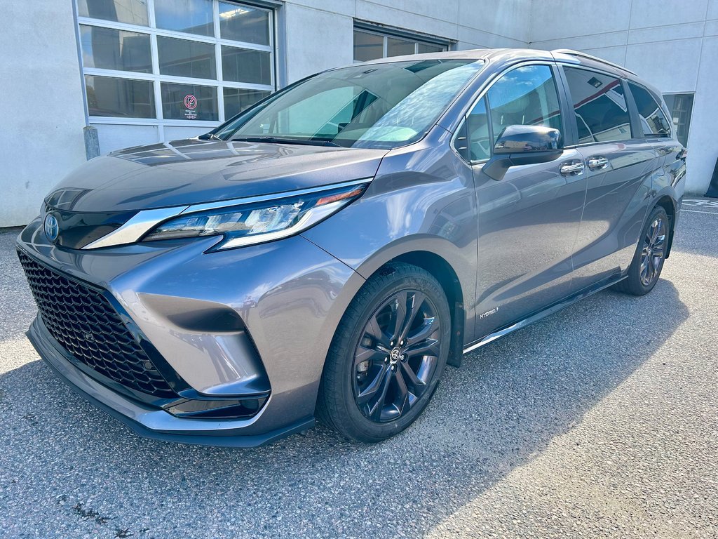 2021 Toyota Sienna XSE in Mont-Laurier, Quebec - 1 - w1024h768px