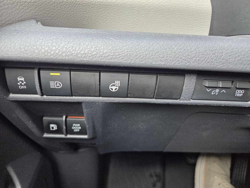 2021 Toyota Sienna XLE AWD in Mont-Laurier, Quebec - 15 - w1024h768px