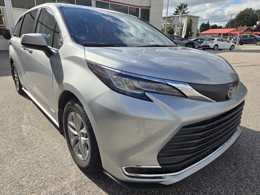 2021 Toyota Sienna XLE AWD in Mont-Laurier, Quebec - 3 - w1024h768px
