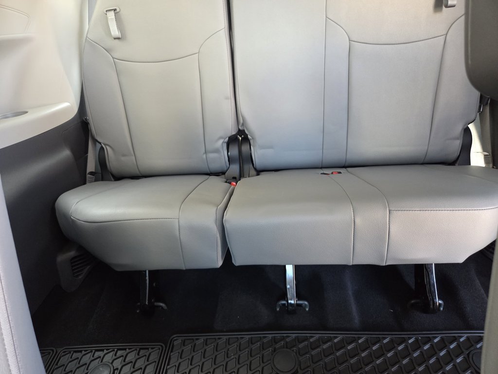 2023 Toyota Sienna XLE Hybride in Mont-Laurier, Quebec - 14 - w1024h768px