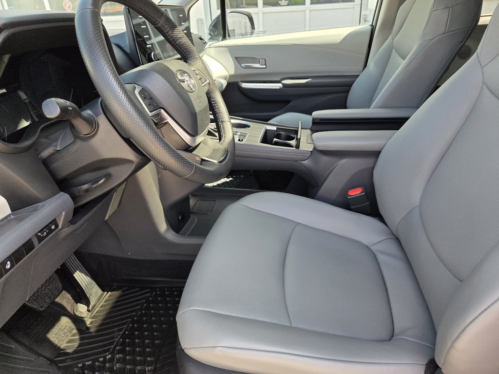 2023 Toyota Sienna XLE Hybride in Mont-Laurier, Quebec - 10 - w1024h768px