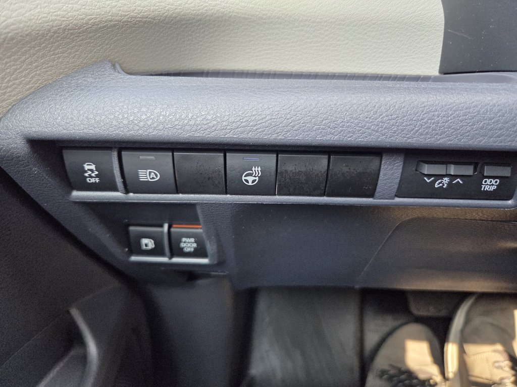 2023 Toyota Sienna XLE Hybride in Mont-Laurier, Quebec - 15 - w1024h768px
