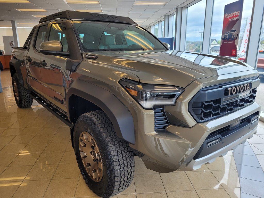 2025 Toyota Tacoma HYBRIDE in Mont-Laurier, Quebec - 3 - w1024h768px