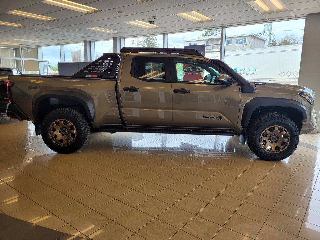 2025 Toyota Tacoma HYBRIDE in Mont-Laurier, Quebec - 4 - w1024h768px