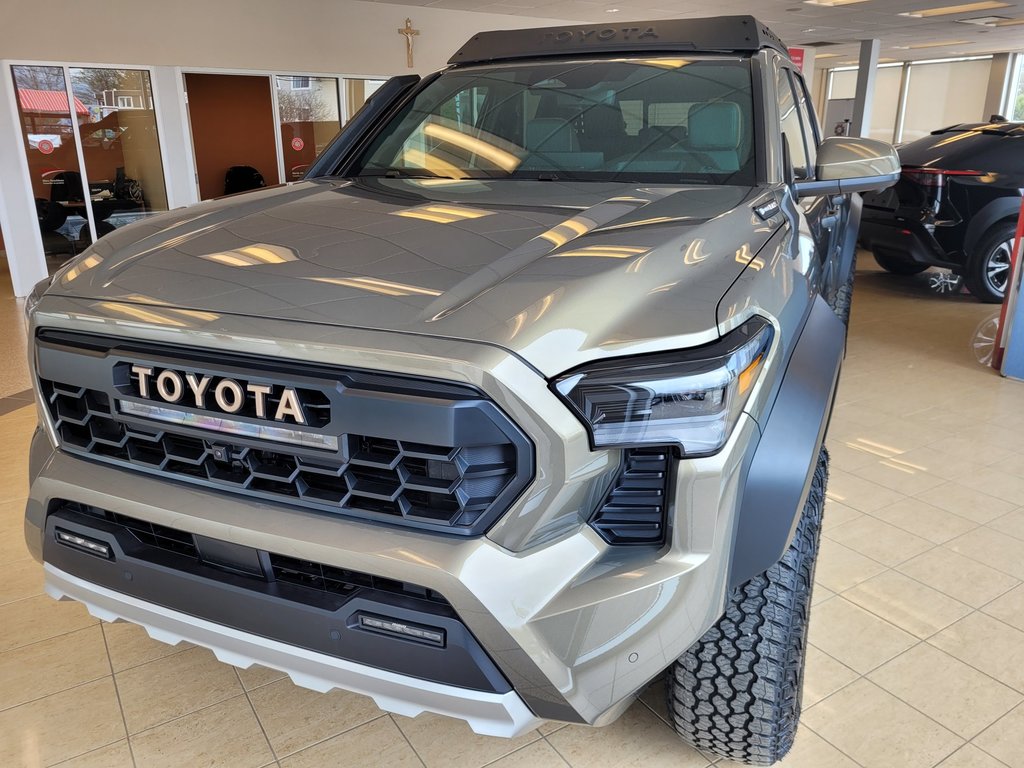 2025 Toyota Tacoma HYBRIDE in Mont-Laurier, Quebec - 1 - w1024h768px