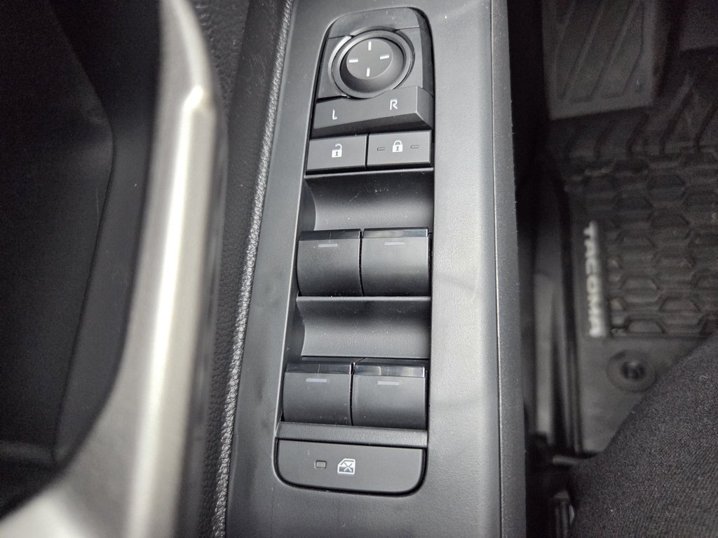 2025 Toyota Tacoma BASE in Mont-Laurier, Quebec - 11 - w1024h768px