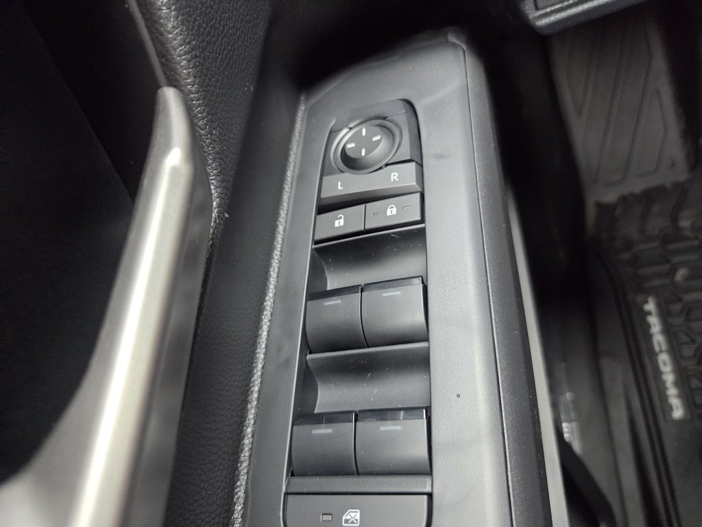 2025 Toyota Tacoma BASE in Mont-Laurier, Quebec - 9 - w1024h768px