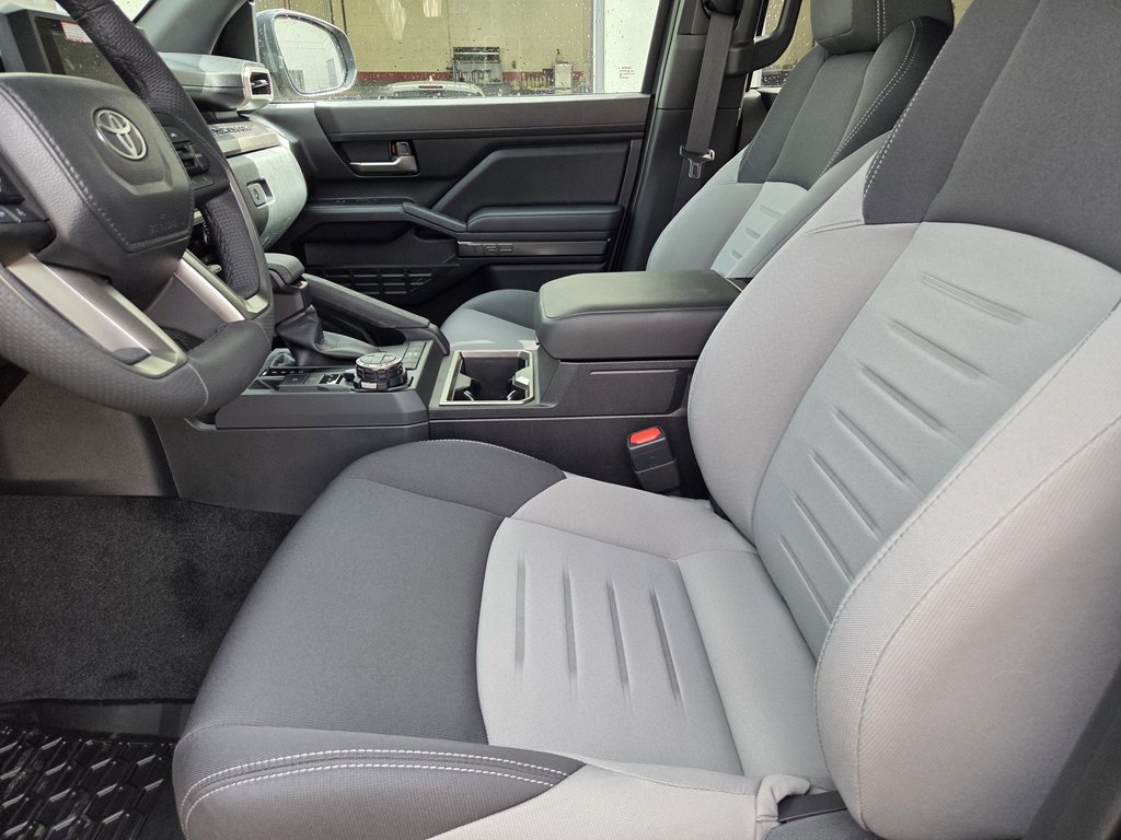 2025 Toyota Tacoma BASE in Mont-Laurier, Quebec - 7 - w1024h768px