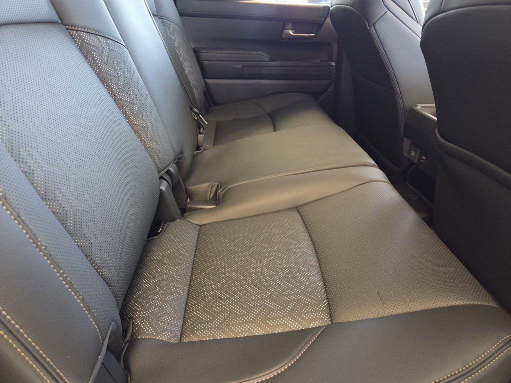 2025 Toyota TACOMA HYBRIDE in Mont-Laurier, Quebec - 13 - w1024h768px