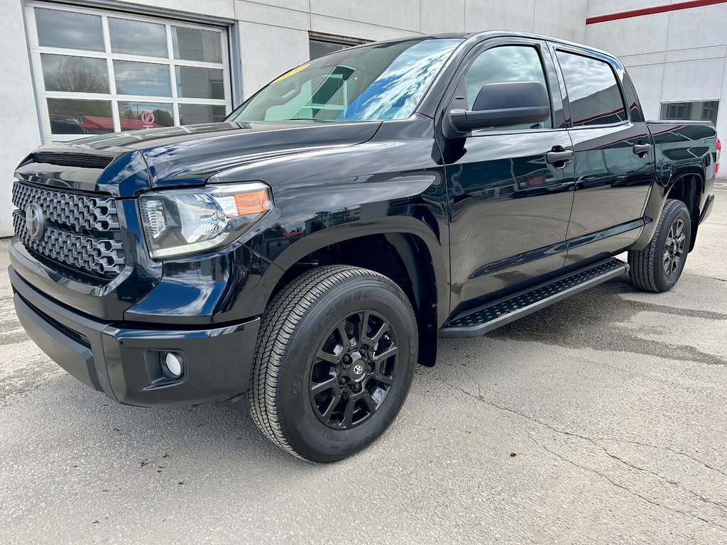 2020 Toyota Tundra CrewMax SR5 V8 5.7L 4x4 in Mont-Laurier, Quebec - 1 - w1024h768px