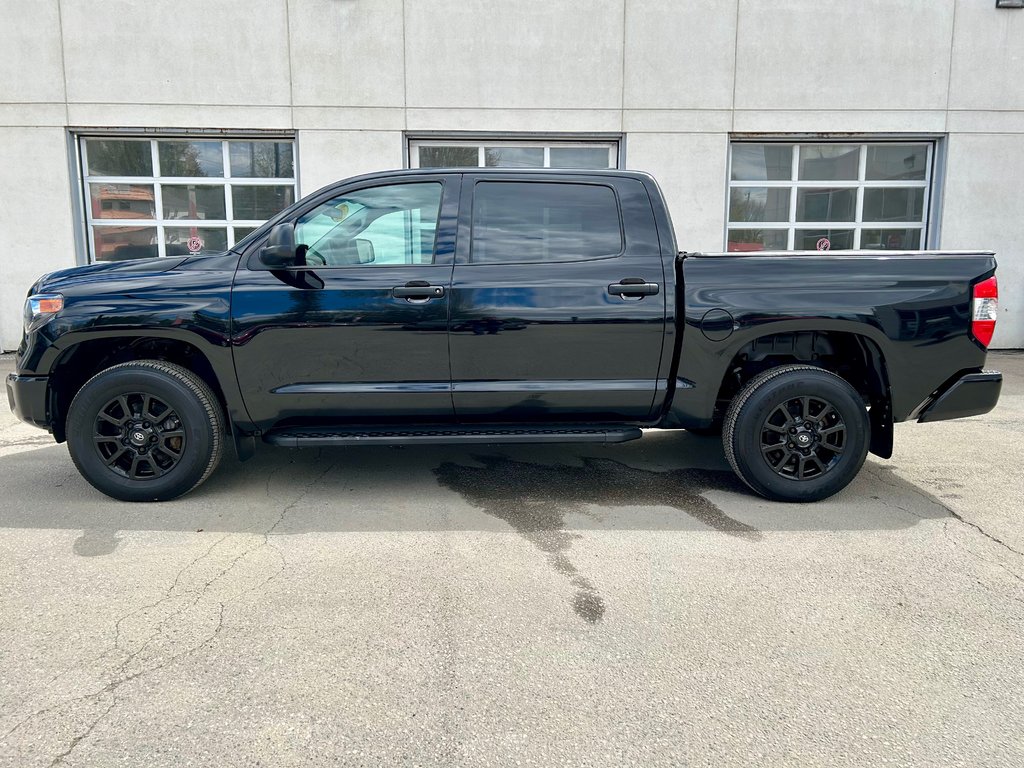 2020 Toyota Tundra CrewMax SR5 V8 5.7L 4x4 in Mont-Laurier, Quebec - 9 - w1024h768px