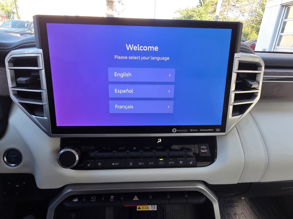 2023 Toyota Tundra Capstone Hybrid Crewmax in Mont-Laurier, Quebec - 14 - w1024h768px