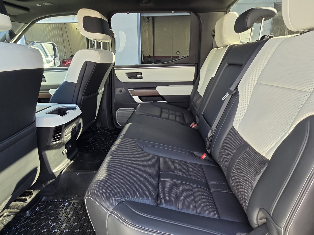 2023 Toyota Tundra Capstone Hybrid Crewmax in Mont-Laurier, Quebec - 10 - w1024h768px