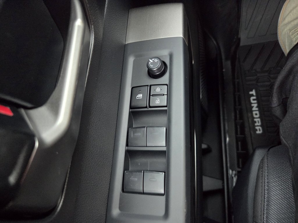 2025 Toyota Tundra SR5 in Mont-Laurier, Quebec - 9 - w1024h768px