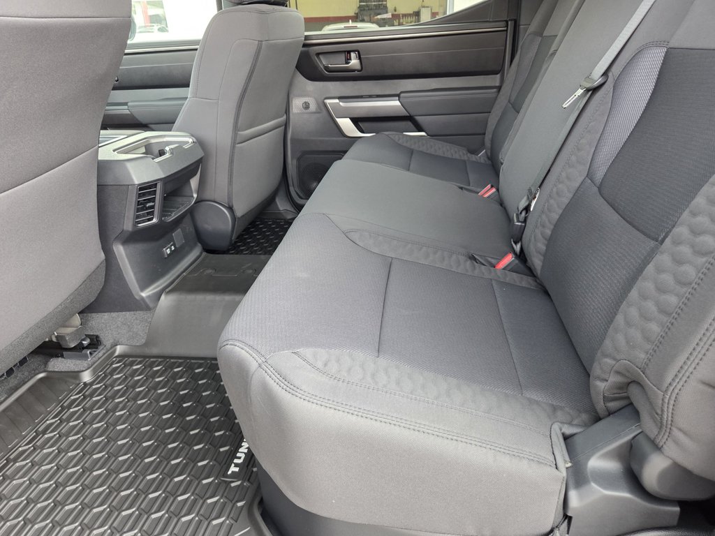 2025 Toyota Tundra SR5 in Mont-Laurier, Quebec - 8 - w1024h768px
