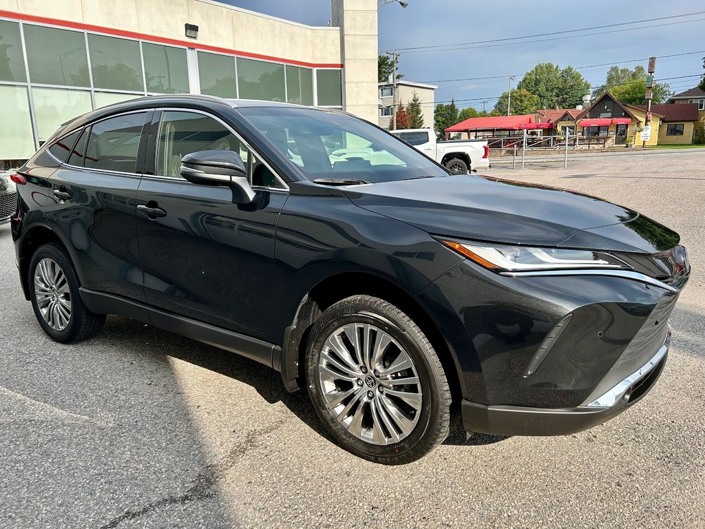 2022 Toyota Venza Hybride XLE (AWD) in Mont-Laurier, Quebec - 3 - w1024h768px