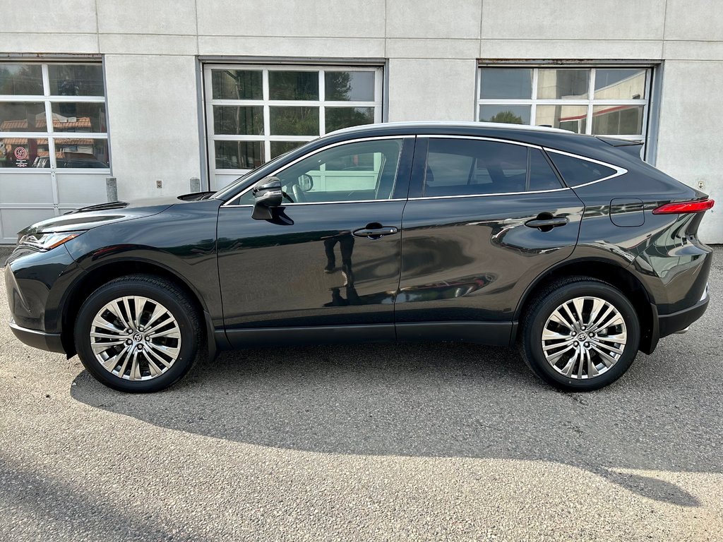 2022 Toyota Venza Hybride XLE (AWD) in Mont-Laurier, Quebec - 8 - w1024h768px