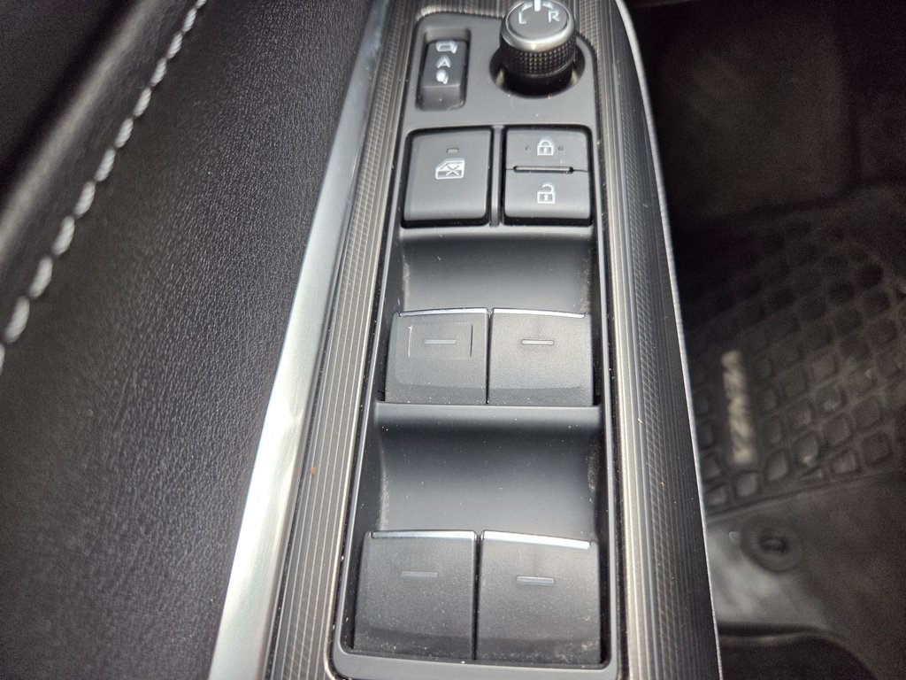 2022 Toyota Venza XLE Hybride AWD in Mont-Laurier, Quebec - 14 - w1024h768px