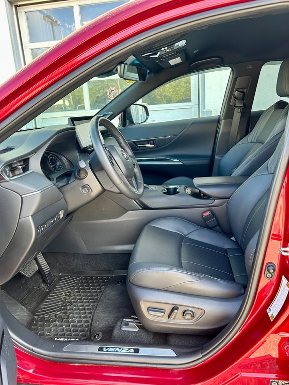 2023 Toyota Venza Hybride XLE (AWD) in Mont-Laurier, Quebec - 11 - w1024h768px