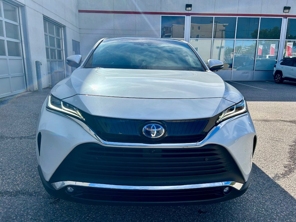 2023 Toyota Venza Hyrbide Limited (AWD) in Mont-Laurier, Quebec - 2 - w1024h768px