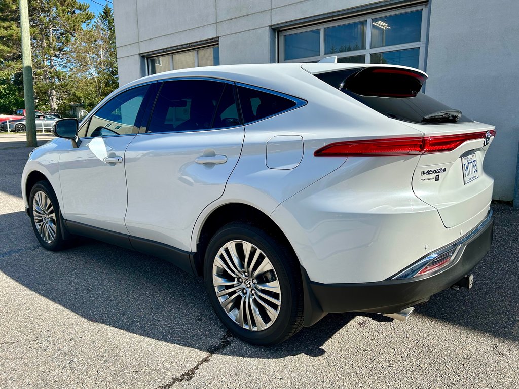 2023 Toyota Venza Hyrbide Limited (AWD) in Mont-Laurier, Quebec - 8 - w1024h768px