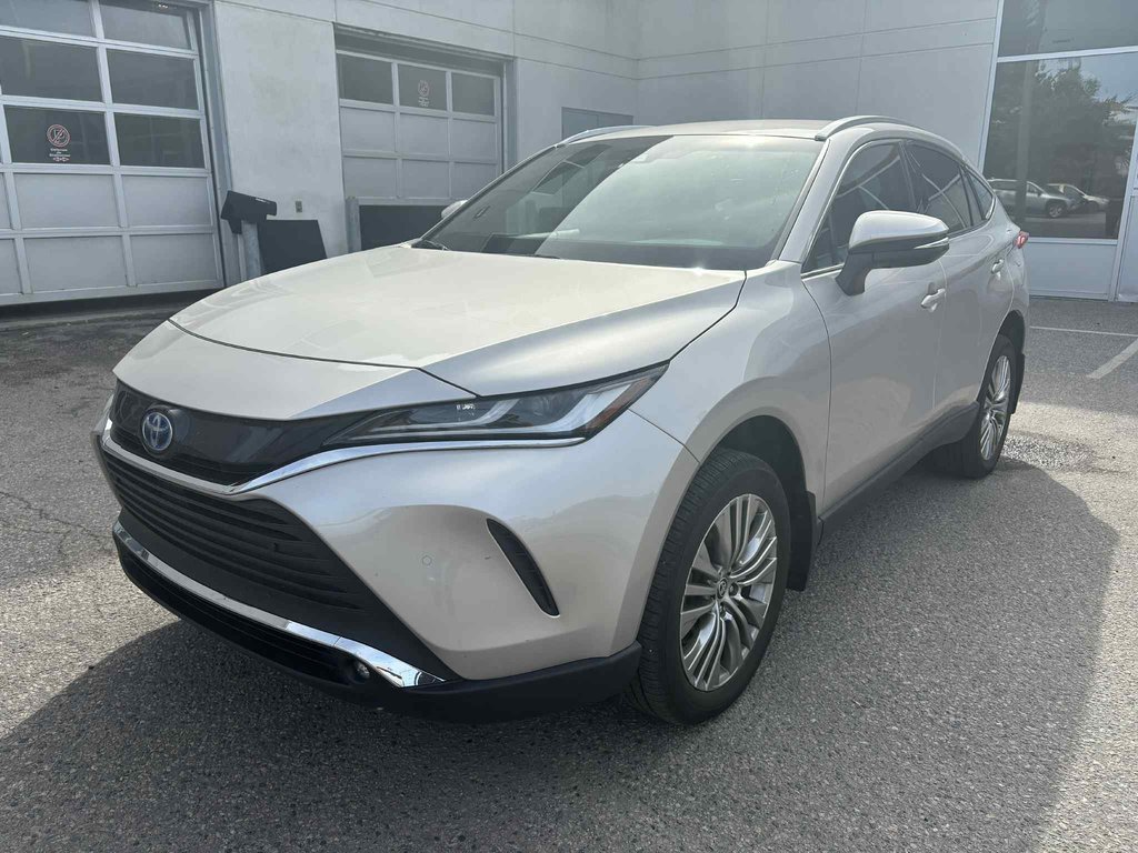 2024 Toyota Venza XLE AWD 2024 in Mont-Laurier, Quebec - 1 - w1024h768px