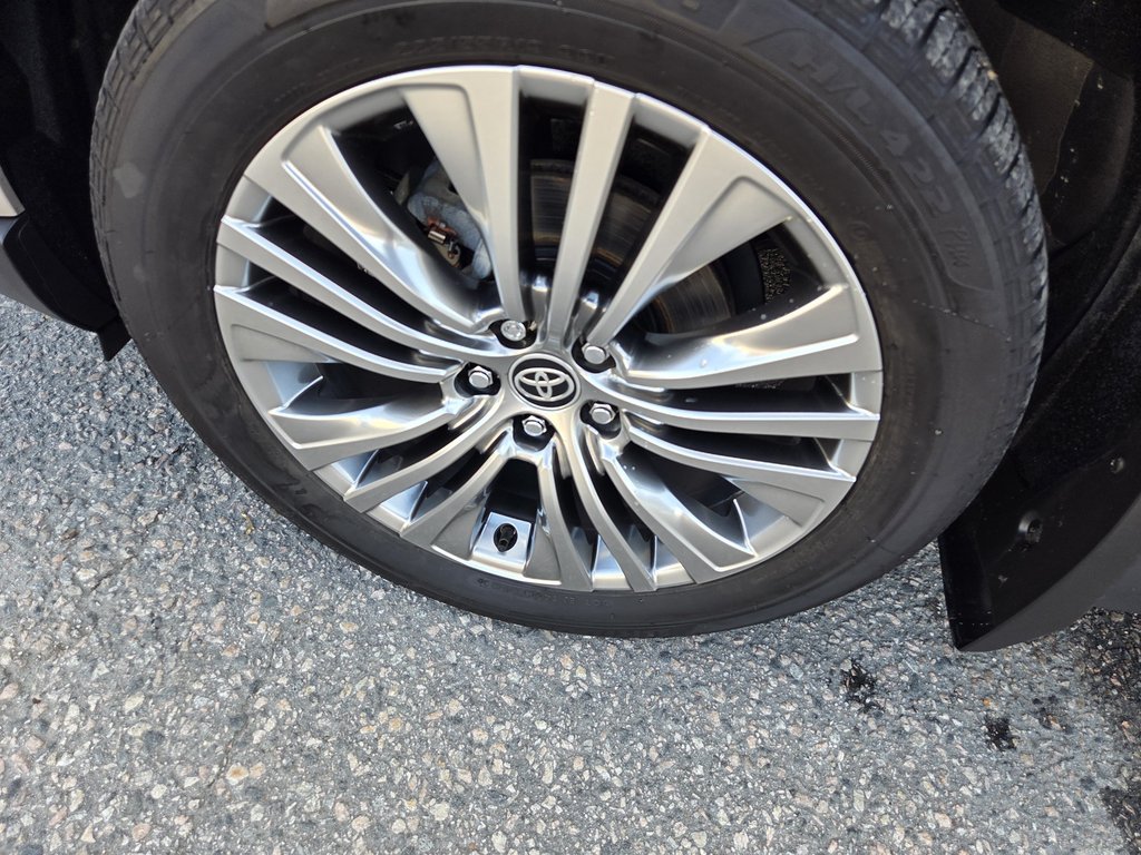 2024 Toyota Venza XLE AWD 2024 in Mont-Laurier, Quebec - 10 - w1024h768px