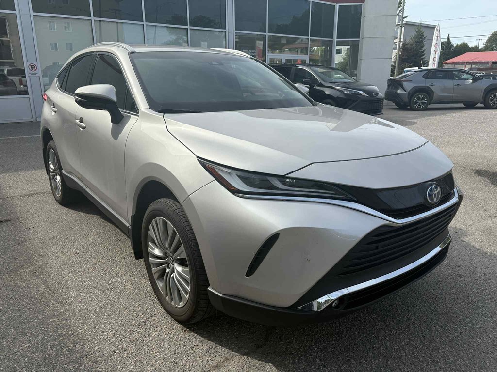 2024 Toyota Venza XLE AWD 2024 in Mont-Laurier, Quebec - 3 - w1024h768px