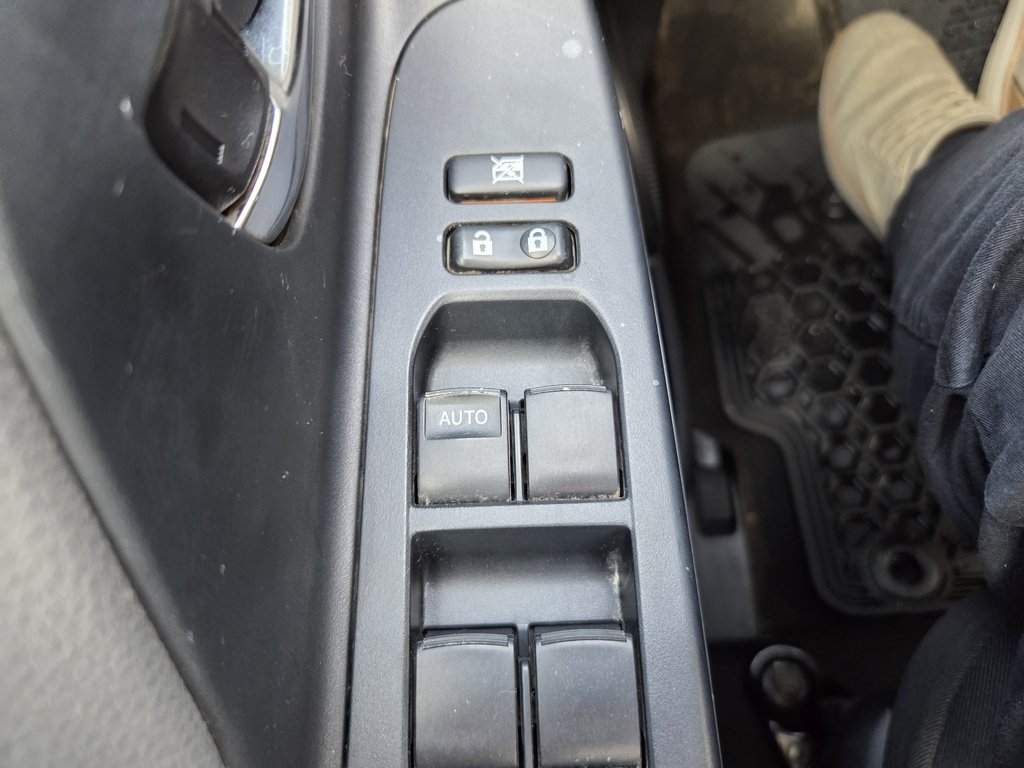 Toyota Yaris Le Hatchback (A/C) 2015 à Mont-Laurier, Québec - 13 - w1024h768px