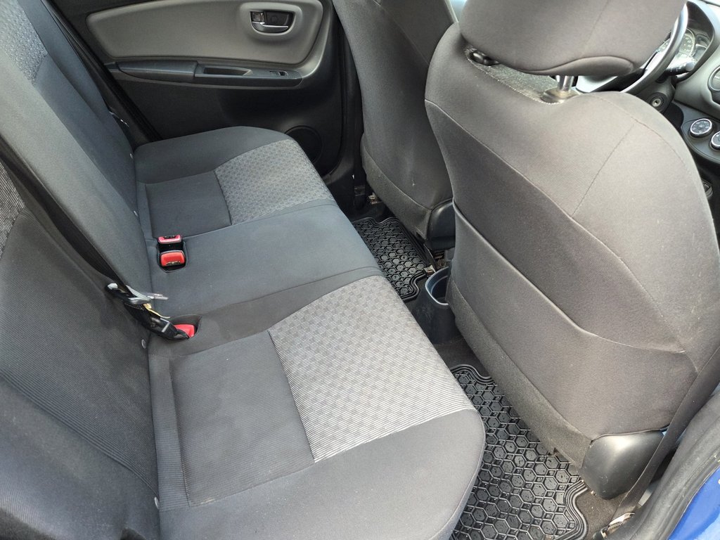 Toyota Yaris Le Hatchback (A/C) 2015 à Mont-Laurier, Québec - 12 - w1024h768px