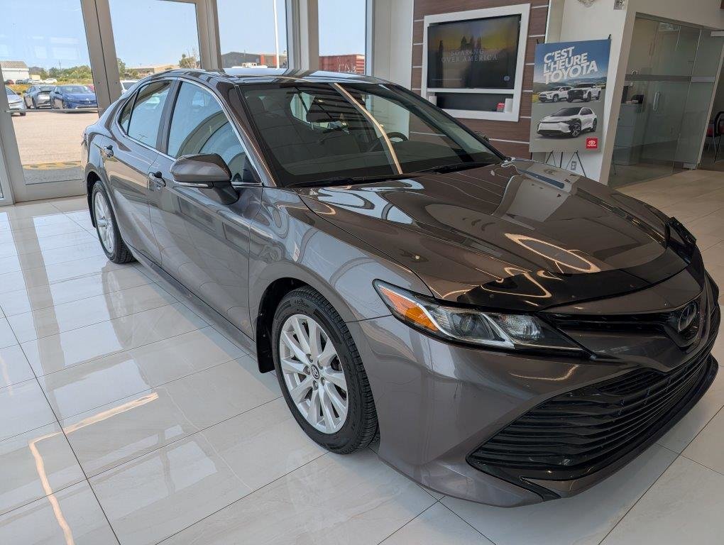 Toyota Camry LE 2019 à Matane, Québec - 3 - w1024h768px