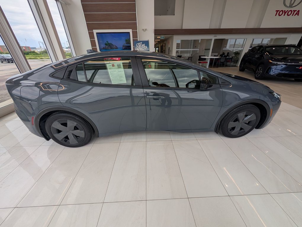 Toyota PRIUS PRIME SE 2024 à Matane, Québec - 4 - w1024h768px