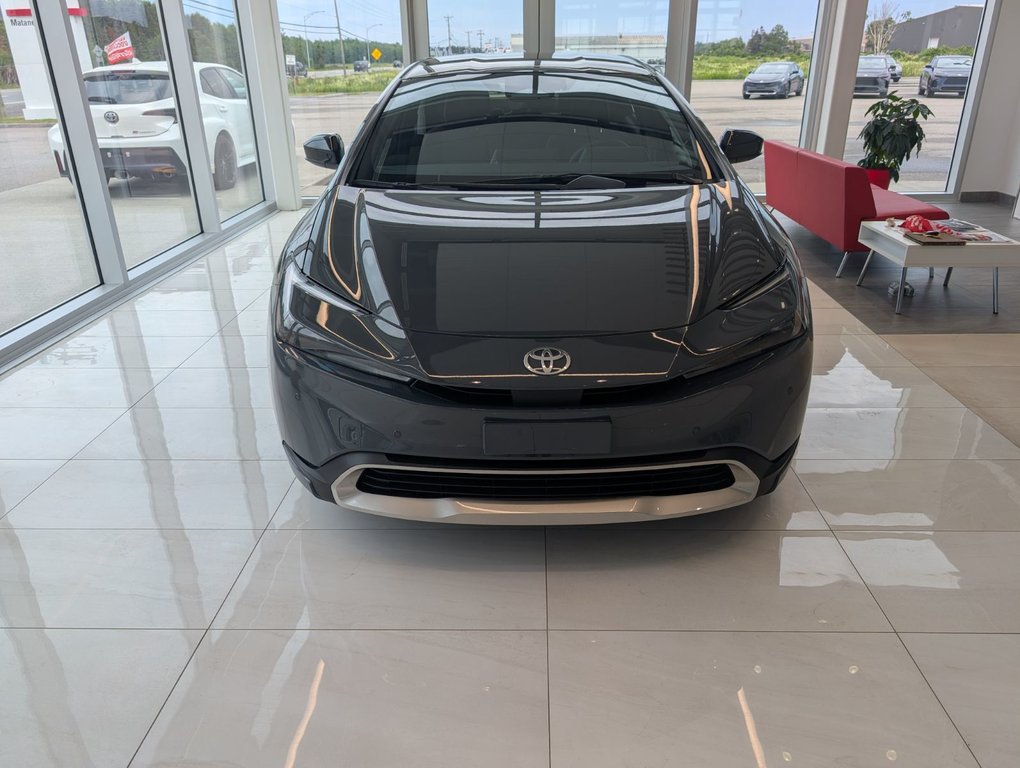 Toyota PRIUS PRIME SE 2024 à Matane, Québec - 2 - w1024h768px