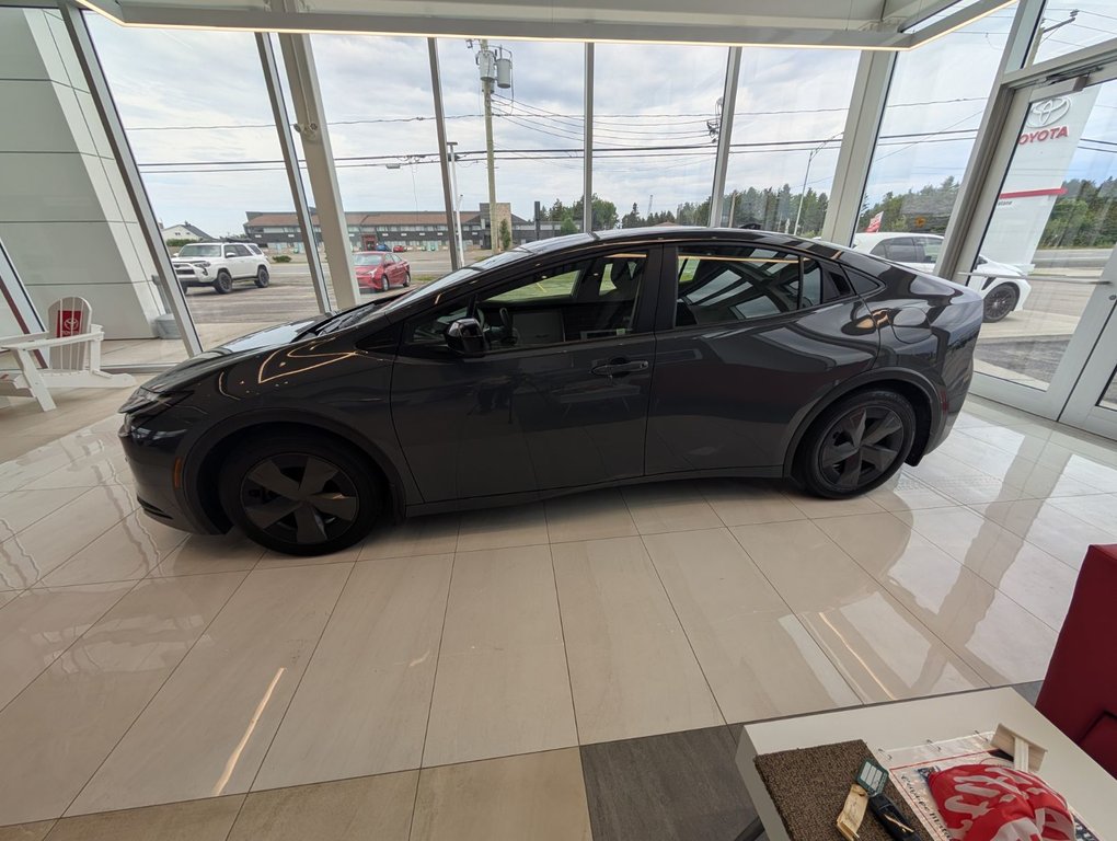 Toyota PRIUS PRIME SE 2024 à Matane, Québec - 8 - w1024h768px