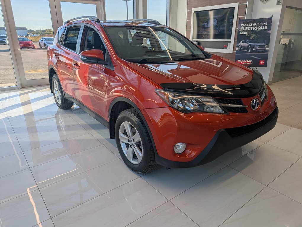 Toyota RAV4 AWD XLE 2015 à Matane, Québec - 3 - w1024h768px