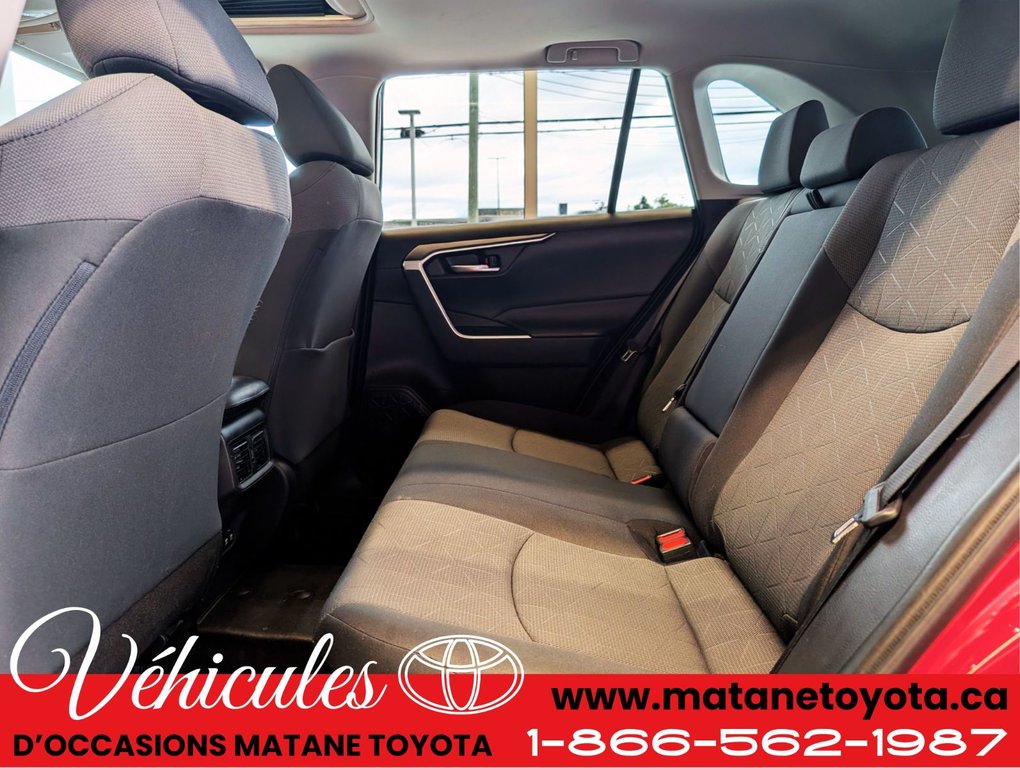 2019 Toyota RAV4 Hybride XLE AWD in Matane, Quebec - 11 - w1024h768px