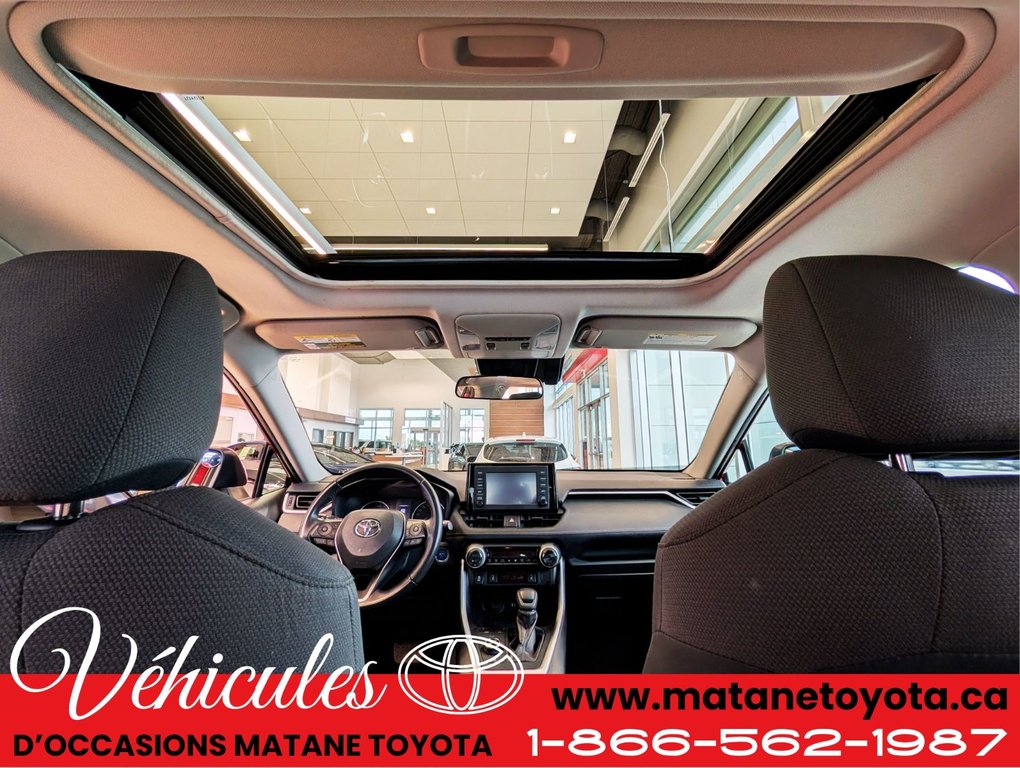 2019 Toyota RAV4 Hybride XLE AWD in Matane, Quebec - 10 - w1024h768px
