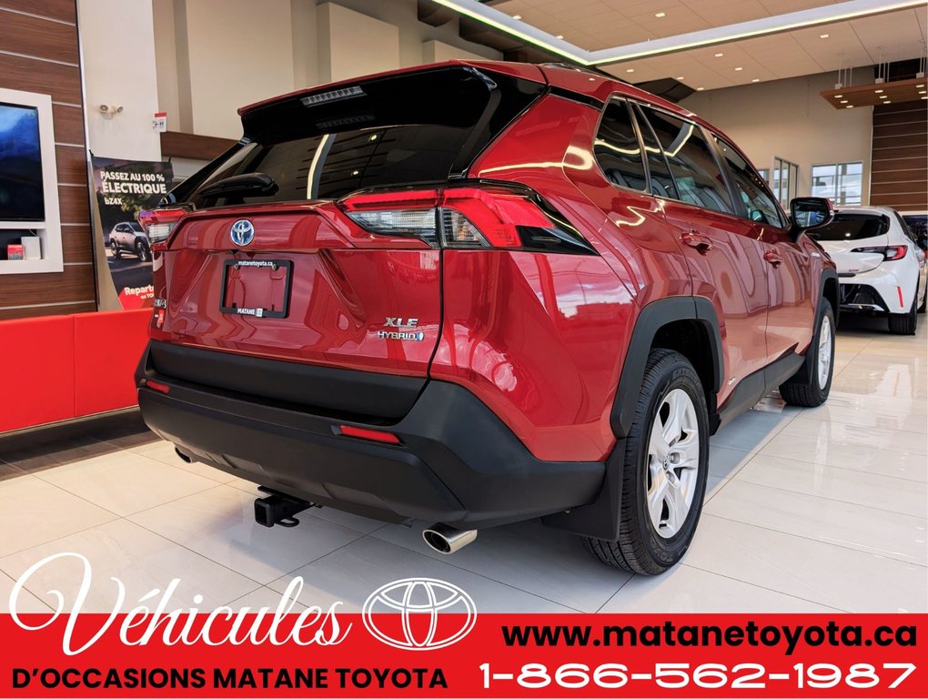2019 Toyota RAV4 Hybride XLE AWD in Matane, Quebec - 4 - w1024h768px